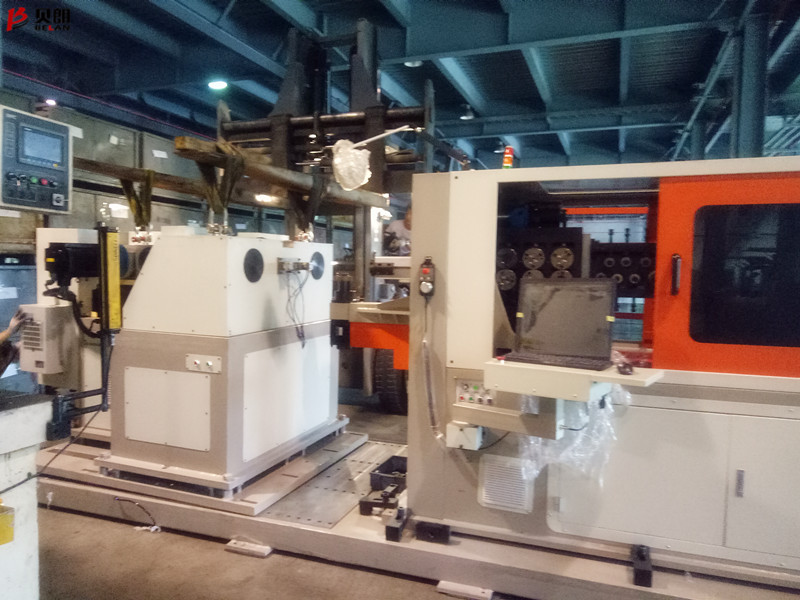 贝朗自动化设备公司——客户卸机现场