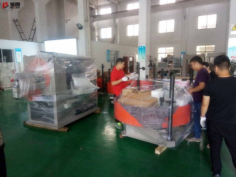贝朗设备打包发货现场
