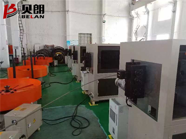 3D线材折弯机车间