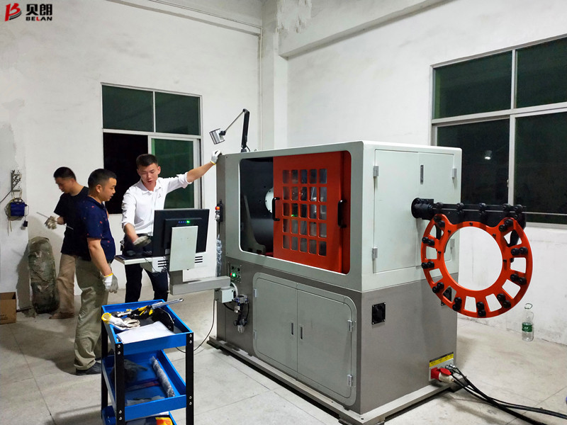 夜深，您依然奋斗在工作岗位上