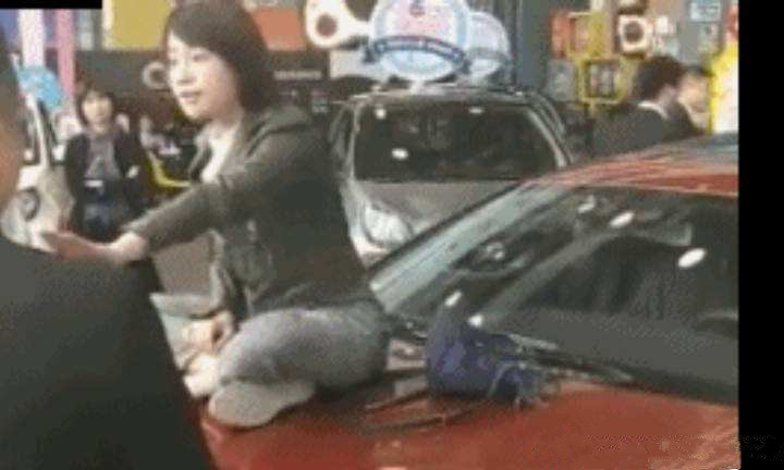 摘自奔驰漏油事件图片