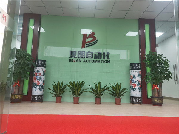 难怪产能如此之高，原来是机器人自动化折弯助力