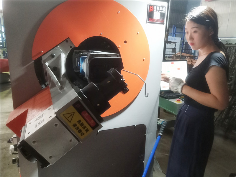 贝朗全自动数控折弯机女同志也能调试，你知道吗？