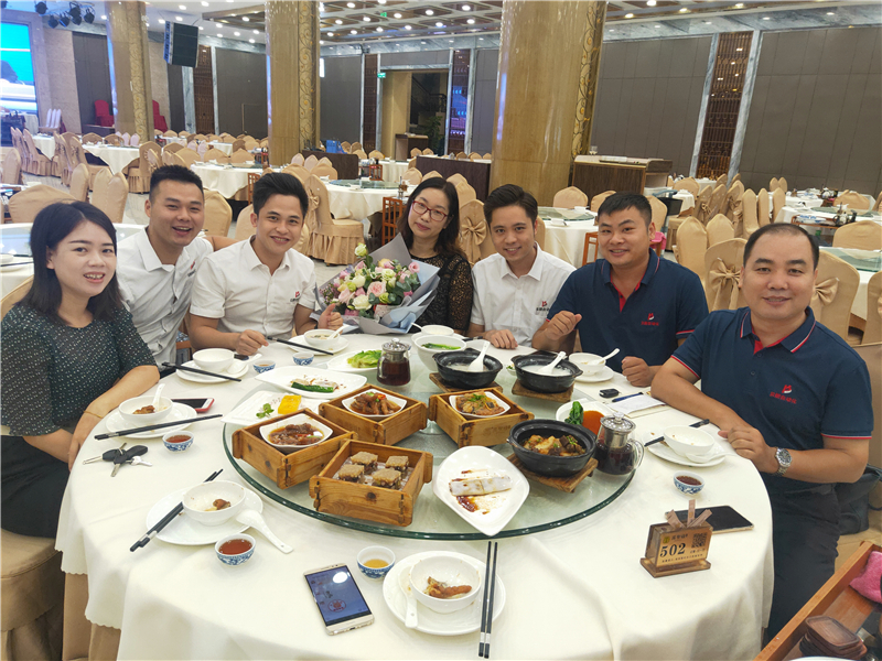 贝朗自动化员工早茶现场