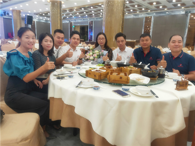 贝朗自动化员工早茶现场