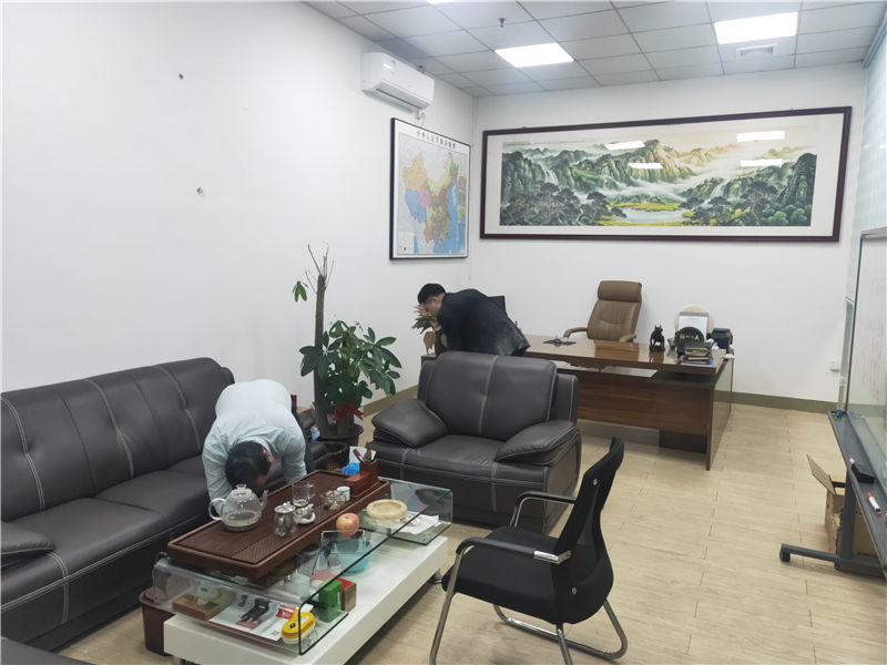 贝朗员工整理5S现场